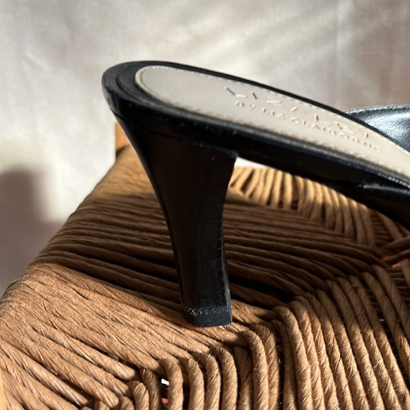 LIZFLEX Women's size 8 black high heels. Leather uppers. Pre-owned - Picture 8 of 11